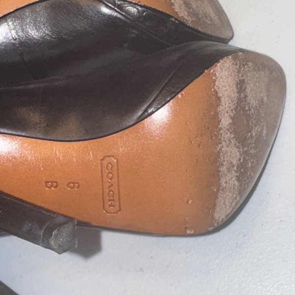 COACH Leather Signature Embossed Logo Black Pumps Heels Size 6 - Picture 7 of 9